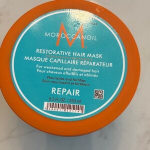 Moroccanoil Repair Hair Mask in Vibrant Orange